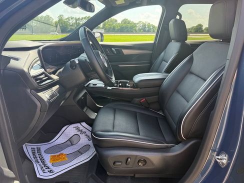 Used 2025 Buick Enclave Preferred w/ LPO, Floor Liner Package FWD image 27