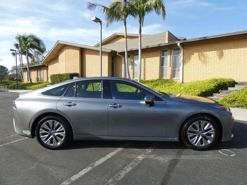 Used 2023 Toyota Mirai XLE Sedan 4D w/ Advanced Technology Package image 6