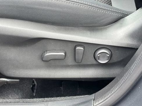 Used 2024 Subaru Forester Premium AWD/4WD image 19