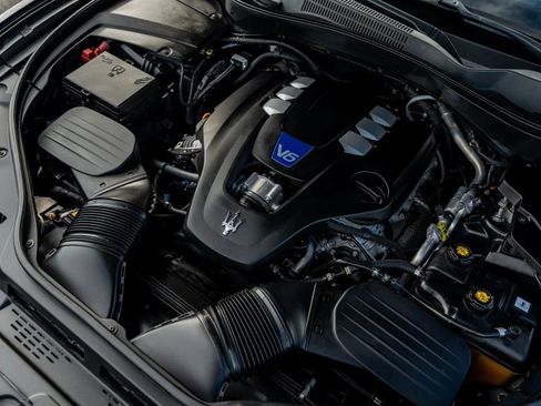 Used 2019 Maserati Levante S GranLusso image 34