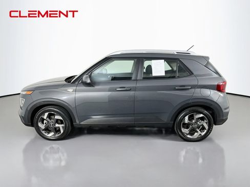 Used 2025 Hyundai Venue SEL FWD image 5