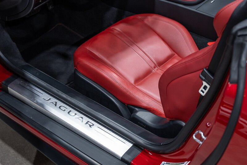 Used 2015 Jaguar F-TYPE S RWD image 26