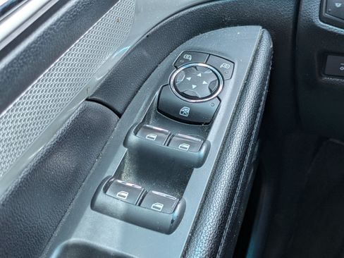Used 2016 Ford Explorer XLT w/ Equipment Group 202A FWD image 19