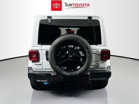 Used 2023 Jeep Wrangler Unlimited Sahara AWD/4WD image 5