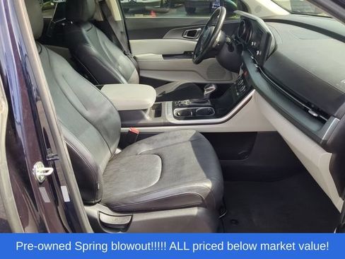 Used 2022 Kia Carnival LX FWD image 44