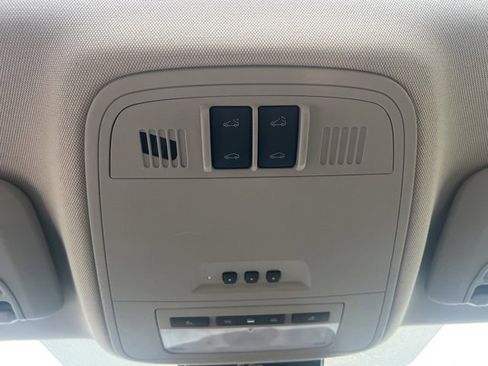 Used 2013 Buick Regal Premium image 8