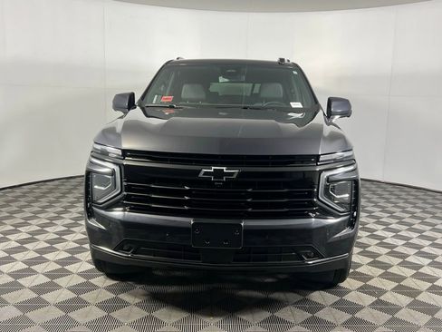 Used 2025 Chevrolet Suburban RST image 5