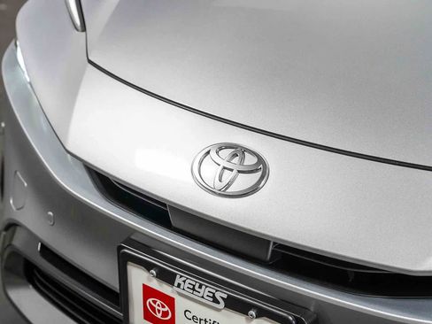 Certified 2026 Toyota Prius XLE FWD image 9