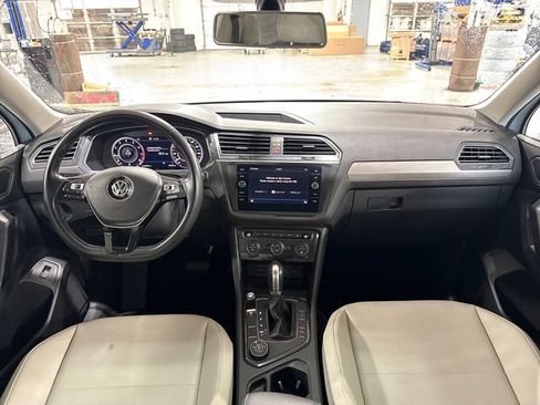 Used 2019 Volkswagen Tiguan SEL w/ 3rd Row Seat Package AWD/4WD image 11