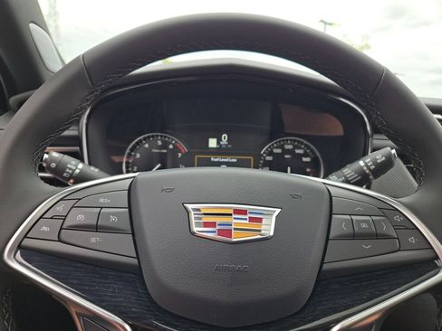 New 2025 Cadillac XT5 Premium Luxury FWD image 34
