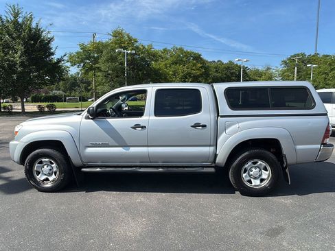 Used 2011 Toyota Tacoma 4x4 Double Cab w/ SR5 Pkg #2 image 16