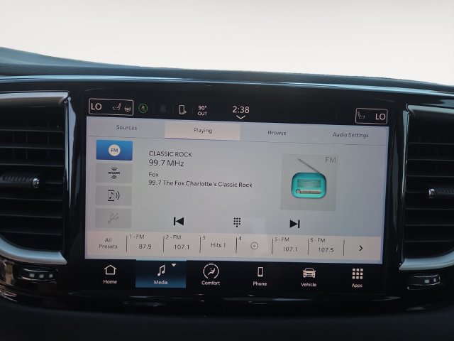 Used 2024 Chrysler Pacifica Touring-L FWD image 22