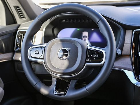 New 2026 Volvo XC90 B6 Plus w/ Protection Package Premier AWD/4WD image 15