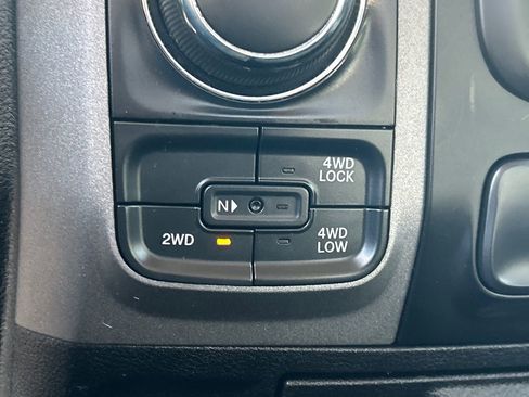 Used 2015 RAM 1500 Express image 28