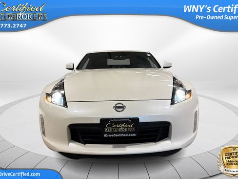 Used 2020 Nissan 370Z Touring Sport image 2