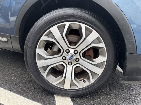 Used 2019 Ford Explorer Platinum image 9