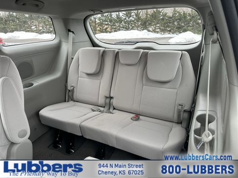 Used 2018 Kia Sedona L image 20