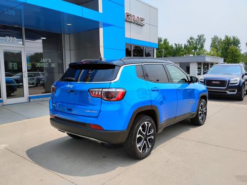 Used 2023 Jeep Compass Limited AWD/4WD image 7