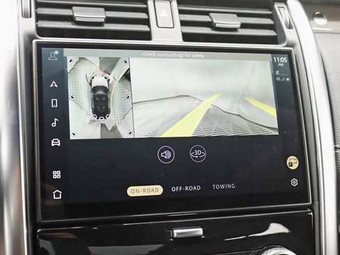 Used 2023 Land Rover Discovery Metropolitan Edition image 20