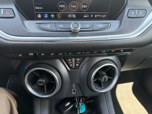 Used 2020 Chevrolet Blazer LT FWD image 15