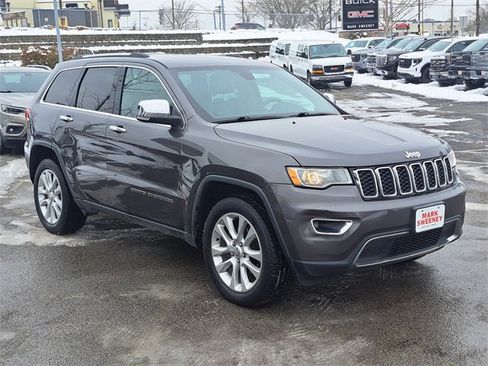 Used 2017 Jeep Grand Cherokee Limited w/ Trailer Tow Group IV image 3