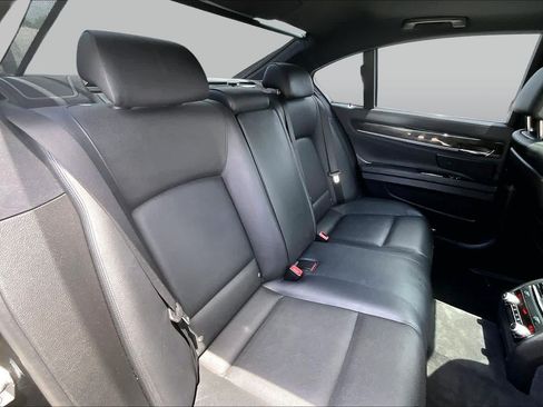 Used 2013 BMW 740i RWD image 18