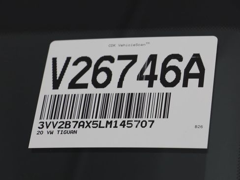 Used 2020 Volkswagen Tiguan SE R-Line image 25