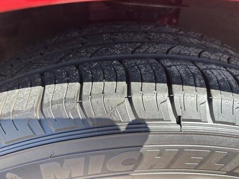 Used 2023 Ford Edge SEL w/ Convenience Package image 10