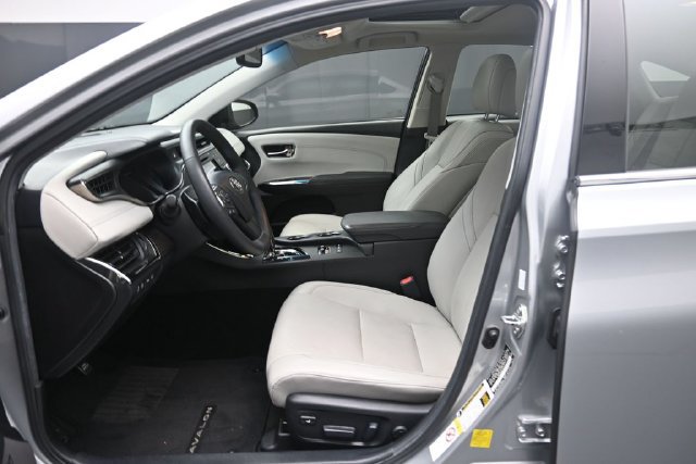Used 2016 Toyota Avalon Limited w/ Toyota Safety Sense Package FWD image 19