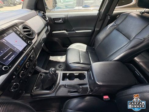Used 2021 Toyota Tacoma TRD Off-Road w/ TRD Premium Off Road Package AWD/4WD image 22