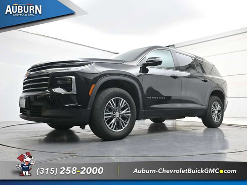 Used 2024 Chevrolet Traverse LT w/ Trailering Package AWD/4WD image 21