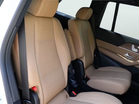 New 2026 Mercedes-Benz GLS 450 4MATIC image 12
