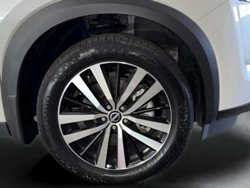 Used 2024 Nissan Pathfinder Platinum image 39