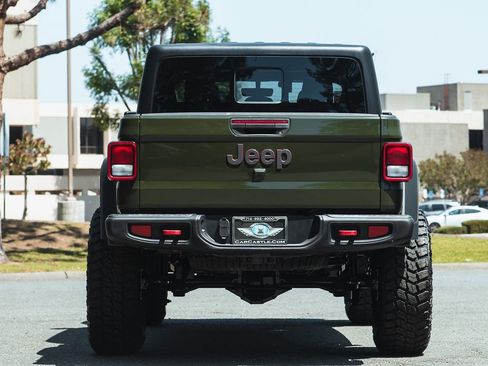 Used 2023 Jeep Gladiator Rubicon image 12