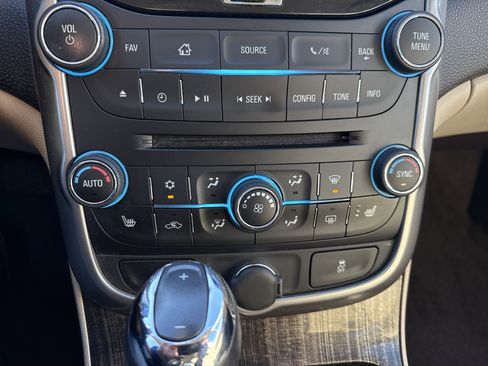 Used 2014 Chevrolet Malibu LT image 25