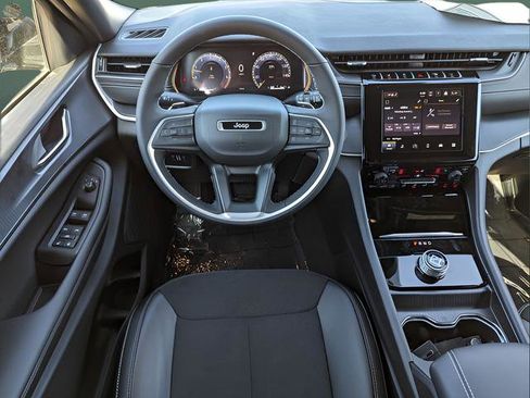 New 2024 Jeep Grand Cherokee L Altitude image 15