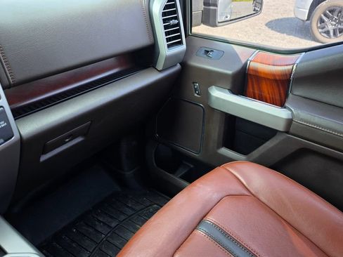 Used 2019 Ford F150 King Ranch w/ Equipment Group 601A Luxury AWD/4WD image 15