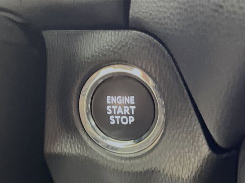 Used 2025 Toyota RAV4 XLE image 23