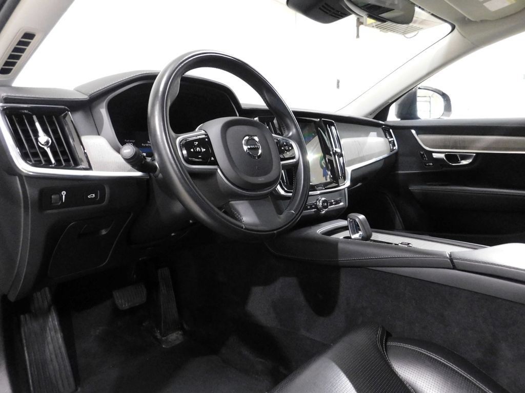 Used 2022 Volvo V90 B6 Cross Country AWD/4WD image 21
