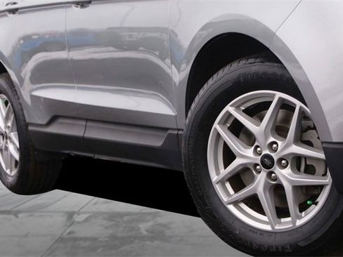 Certified 2024 Ford Edge SEL image 3