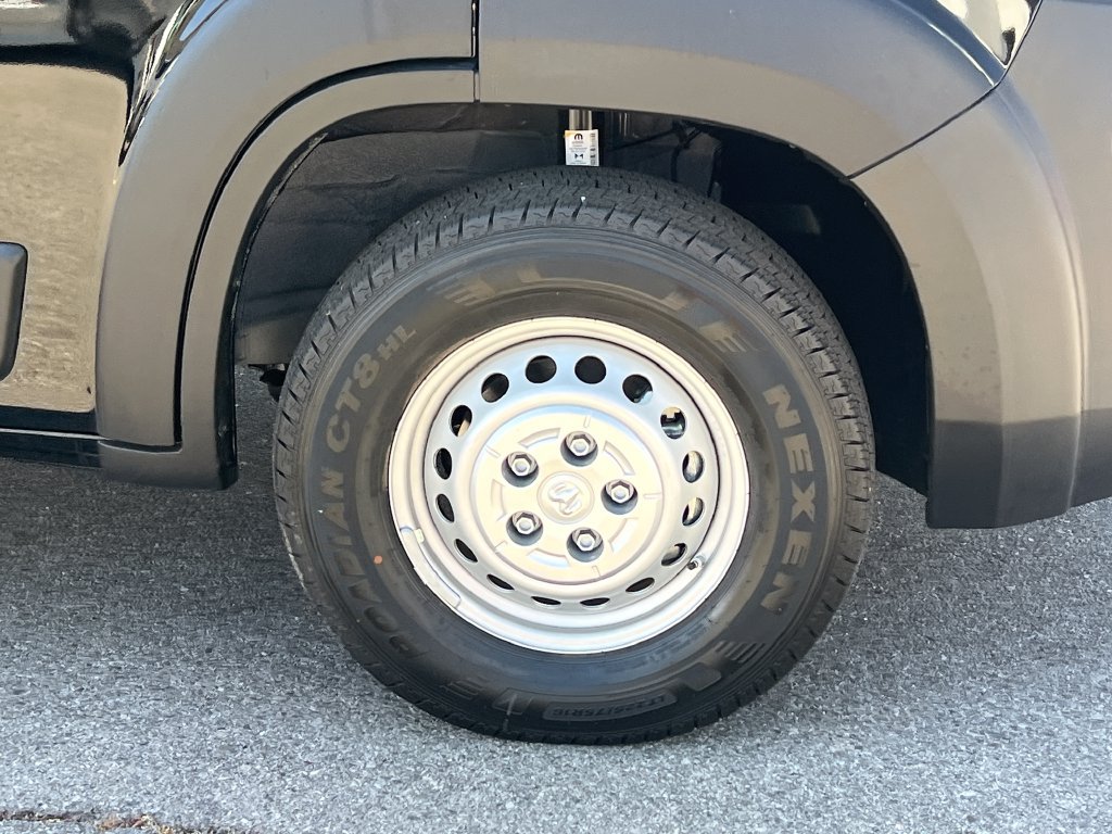 New 2026 RAM ProMaster 2500 w/ Crew Van Package FWD image 10