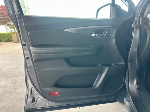 Used 2018 Honda Ridgeline RTL-T image 11