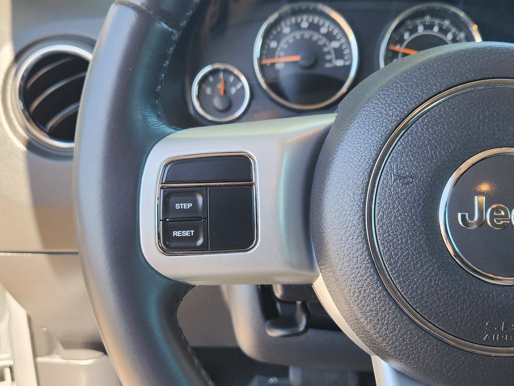 Used 2017 Jeep Compass High Altitude FWD image 16