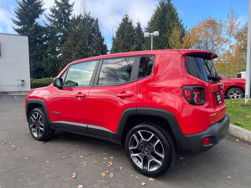 Used 2021 Jeep Renegade Sport image 3