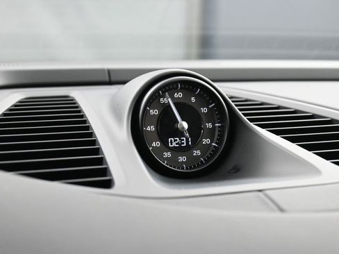 Certified 2025 Porsche Macan Turbo Electric image 21