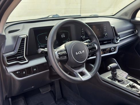Used 2024 Kia Sportage LX AWD/4WD image 12