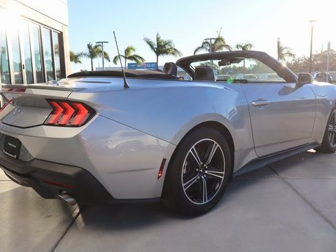 Used 2025 Ford Mustang Premium image 27