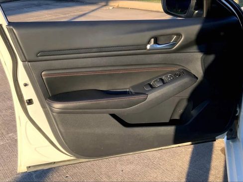 Used 2022 Nissan Altima 2.5 SR image 20