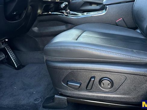 Used 2024 Kia Sorento SX image 13