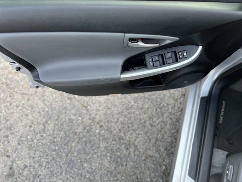 Used 2015 Toyota Prius Four FWD image 17